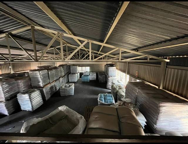 1,100M² WAREHOUSE FOR SALE IN NEW ERA